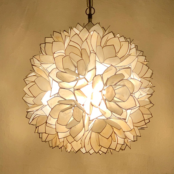 Vintage Lotus Kugel Hängelampe aus Capiz Muscheln von Verner Panton
