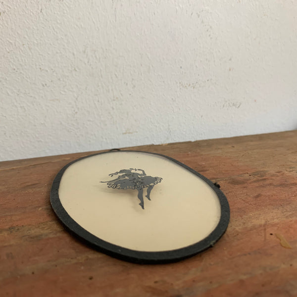 Kleiner ovaler Jugendstil Scherenschnitt