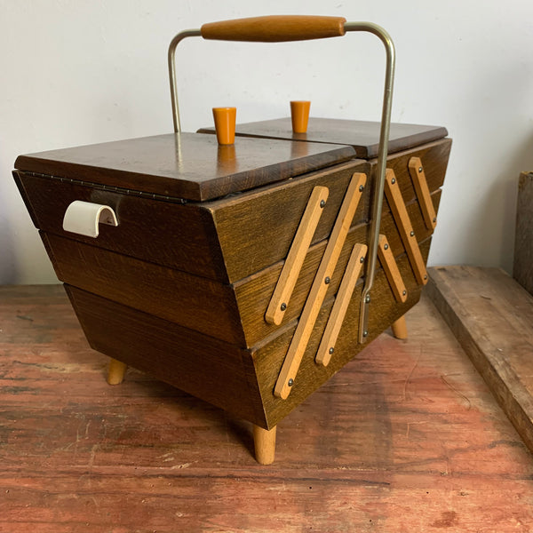Mid Century Nähkästchen