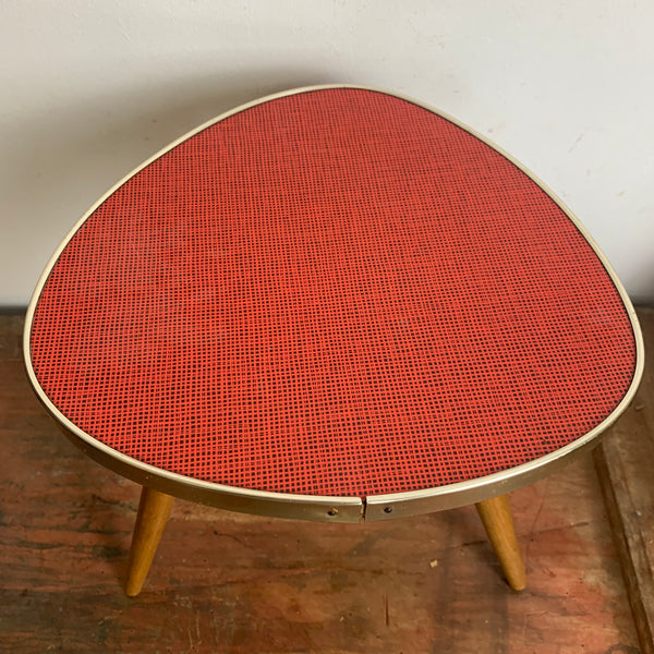 Kleiner Nierentisch / Hocker 50er Jahre