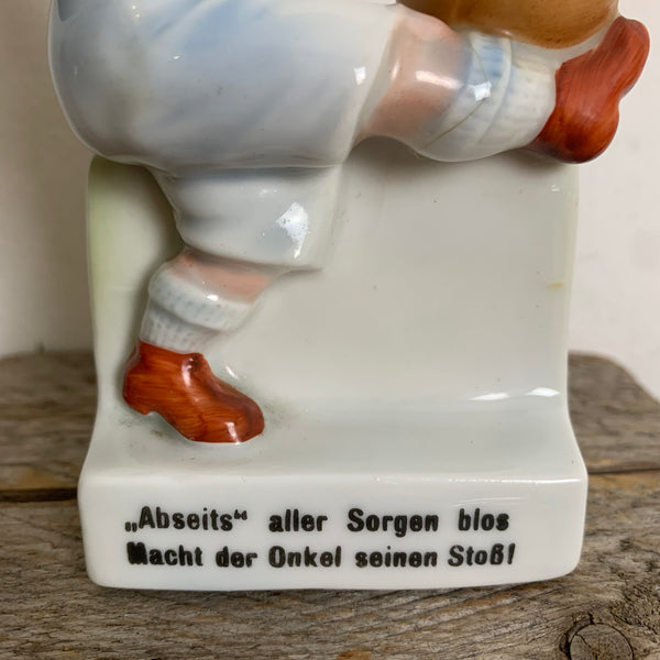 Alte Porzellan Figur Fußballspieler