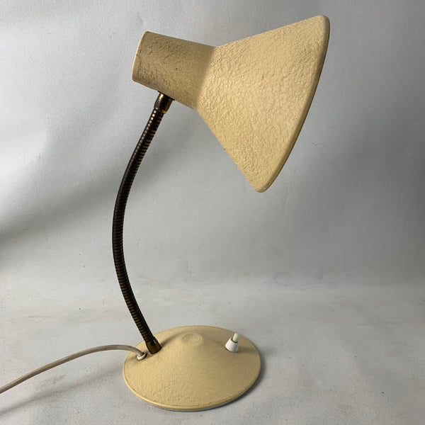 Hexenhutlampe mit Schwanenhals