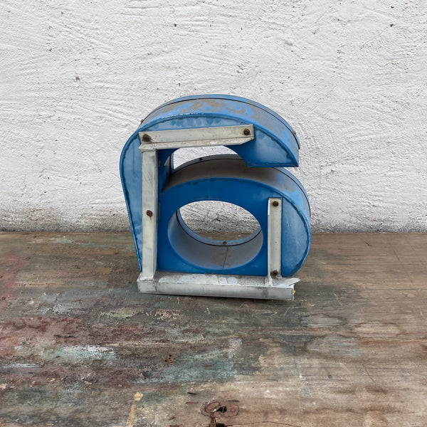 Vintage Leuchtbuchstabe a