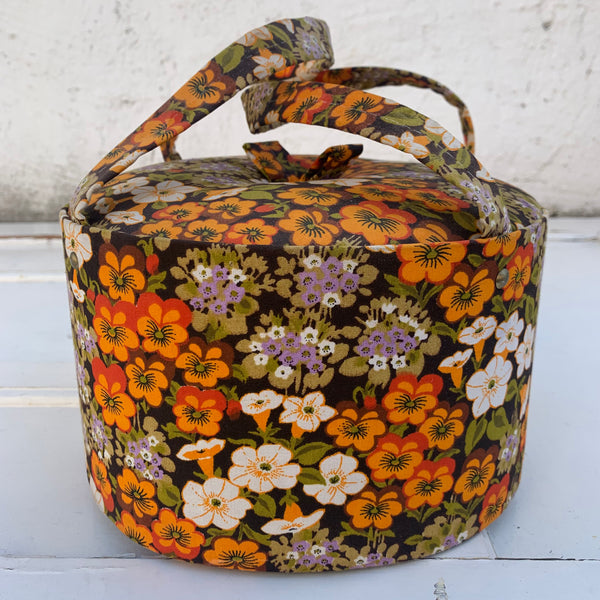 Vintage Nähkästchen mit Blumenmuster