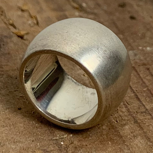 Schöner modischer und zeitloser Ring aus Sterling Silber