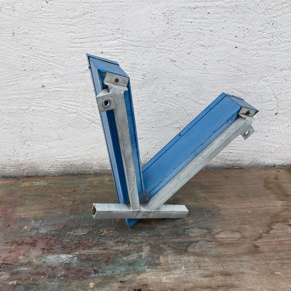 Vintage Leuchtbuchstabe V