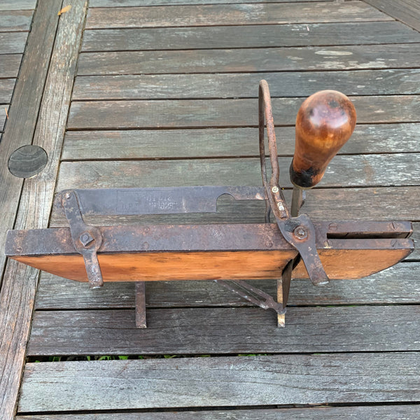 Antiker Tabakschneider