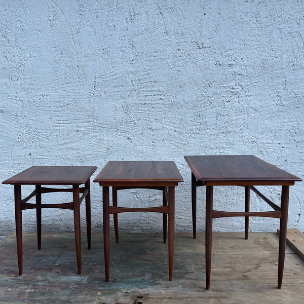 Nesting Tables von Arne Hovmand Olsen