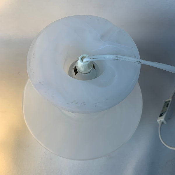 Ein paar Design Pilzlampen in Marmor Optik
