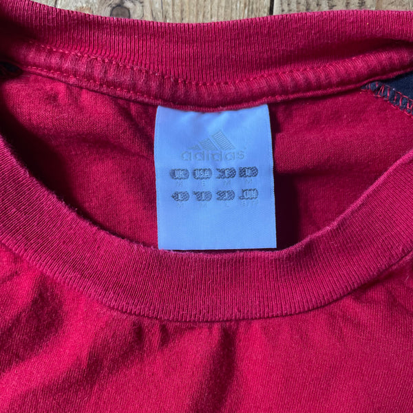 Adidas Vintage T-Shirt in rot