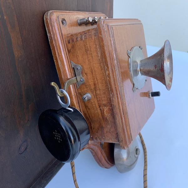 Antikes Wandtelefon