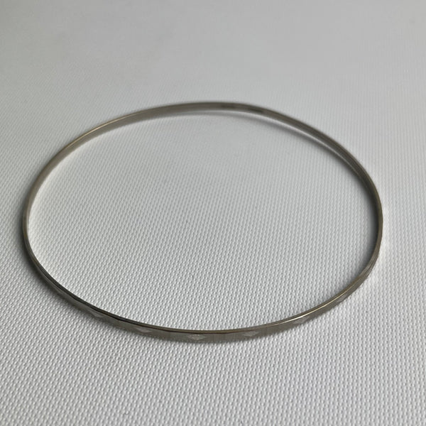 Eleganter Weißgold Armreif von FBM