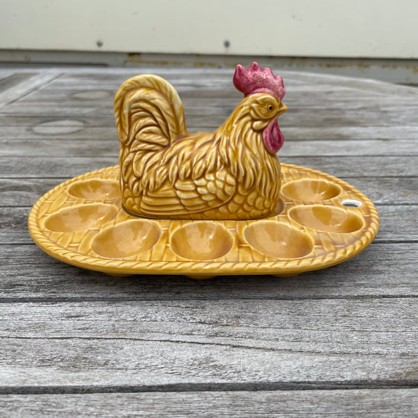 Eierplatte mit Huhn und Salz Pfefferstreuer
