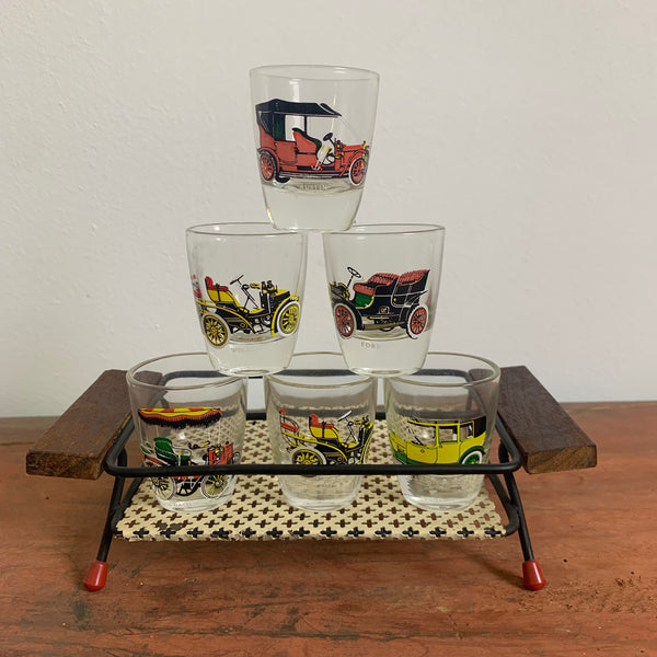 6 Schnapsgläser mit Oldtimer Motiven im Halter
