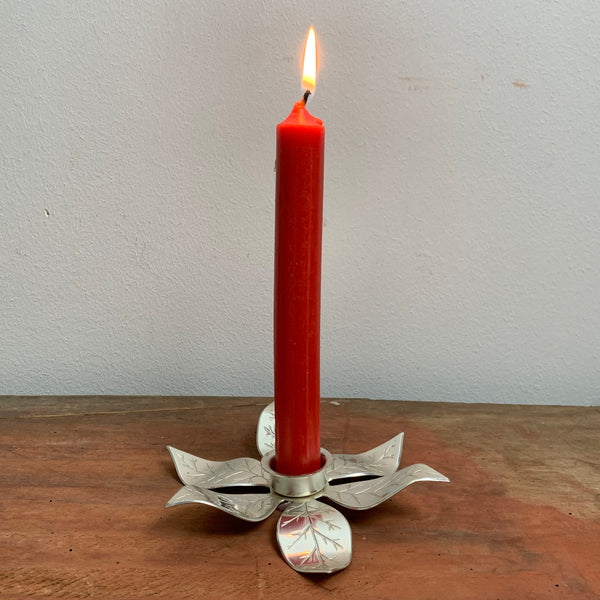 Versilberter Kerzenständer in Blatt Blütenform