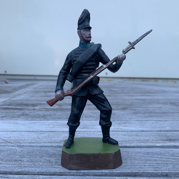 Große alte Zinnfigur Infanterist in alter Uniform bis 1887