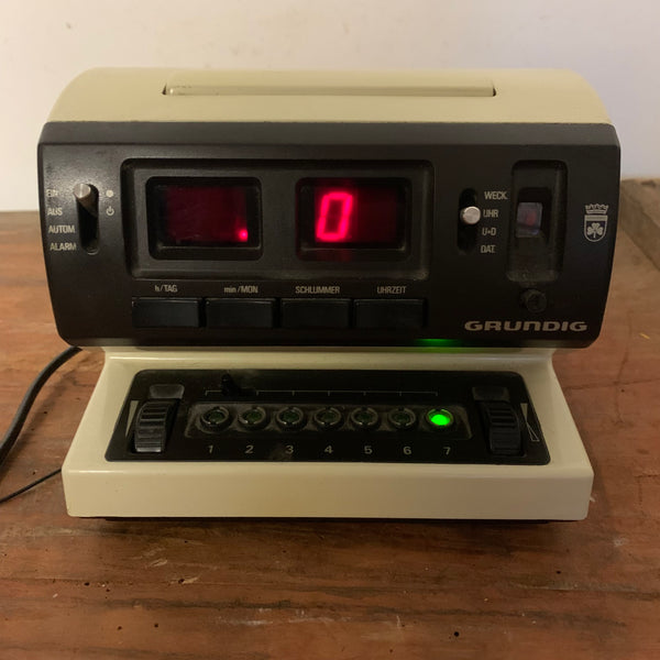 Vintage Sono Clock 550a von Grundig