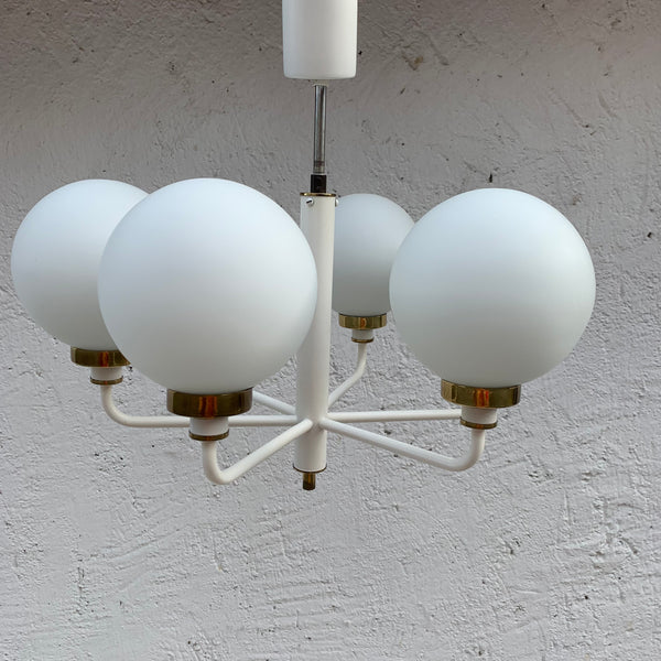 Atomic Kugellampe mit 6 Opal Kugeln