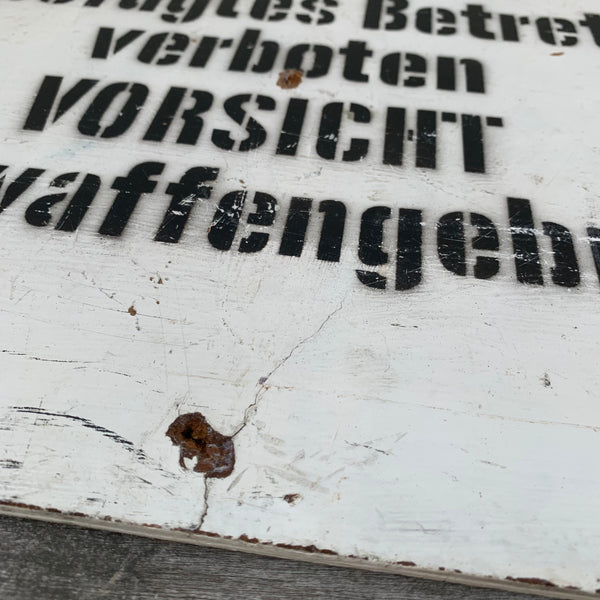Schild - Militärischer Sicherheitsbereich