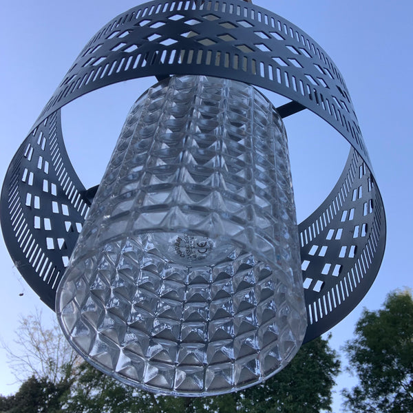 Vintage Deckenlampe mit perforiertem Schirm