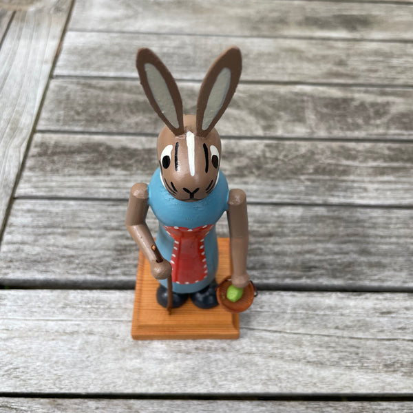 Deutsche Volkskunst Frau Osterhase