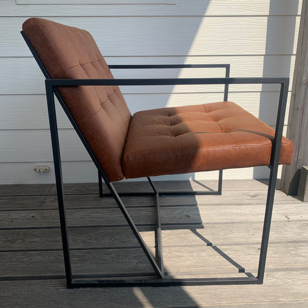 Formschöner Sessel im Bauhausstil