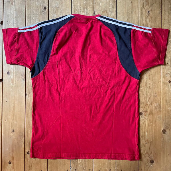 Adidas Vintage T-Shirt in rot