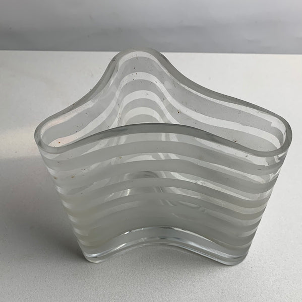Mid Century Glasvase in Wellenform