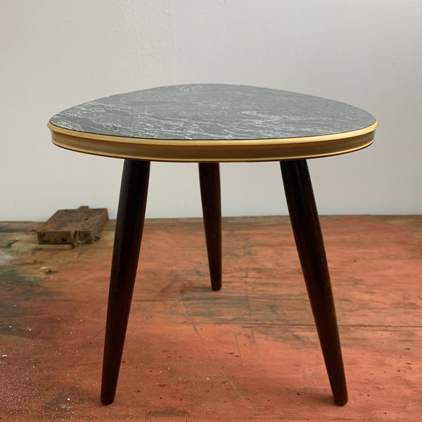 Kleiner Nierentisch / Hocker 50er Jahre