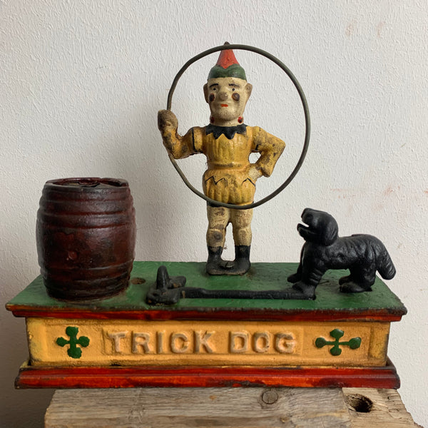 Antike mechanische Spardose aus Gusseisen Trick Dog