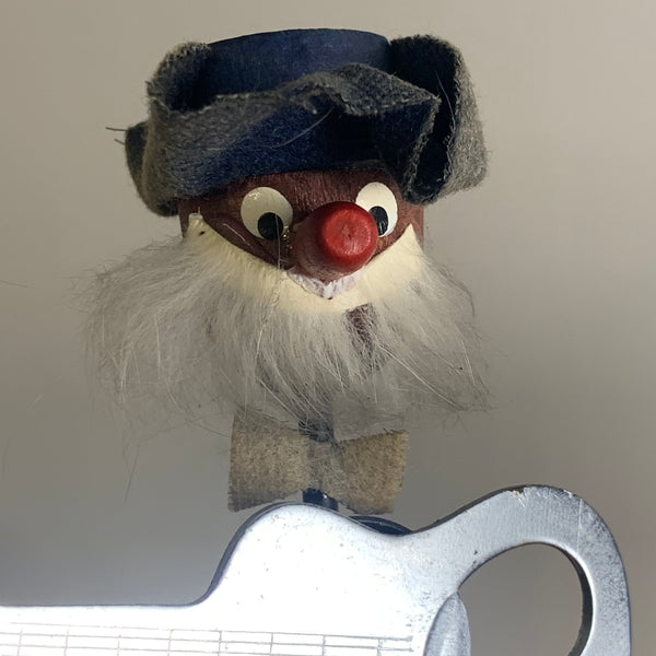 Vintage Teakholz Figur als Halter für Flaschenöffner