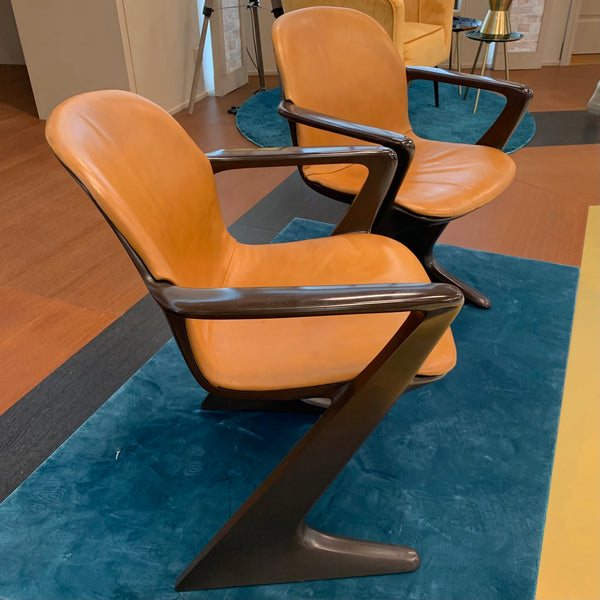 Hockender Mann, Variopur Stuhl, Moeckl Schwinger, Känguru-Stuhl, Z-Stuhl von Ernst Moeckl
