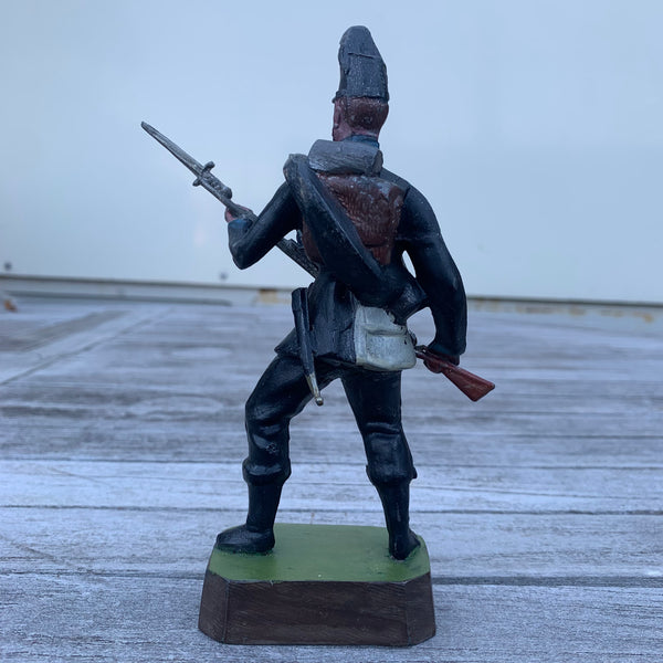 Große alte Zinnfigur Infanterist in alter Uniform bis 1887
