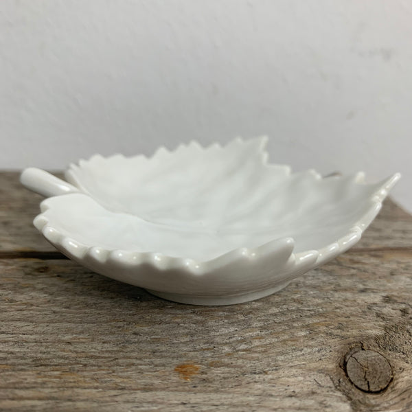 Weißes Porzellan Blatt Schälchen KPM Zeptermarke