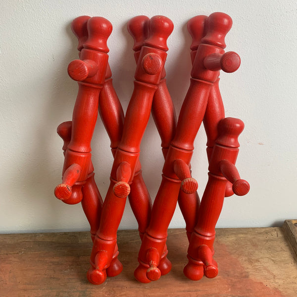 Vintage Scheren Garderobe in rot