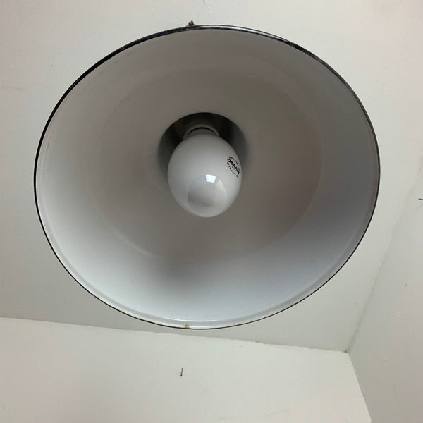 Bauhaus Lampe aus Emaille