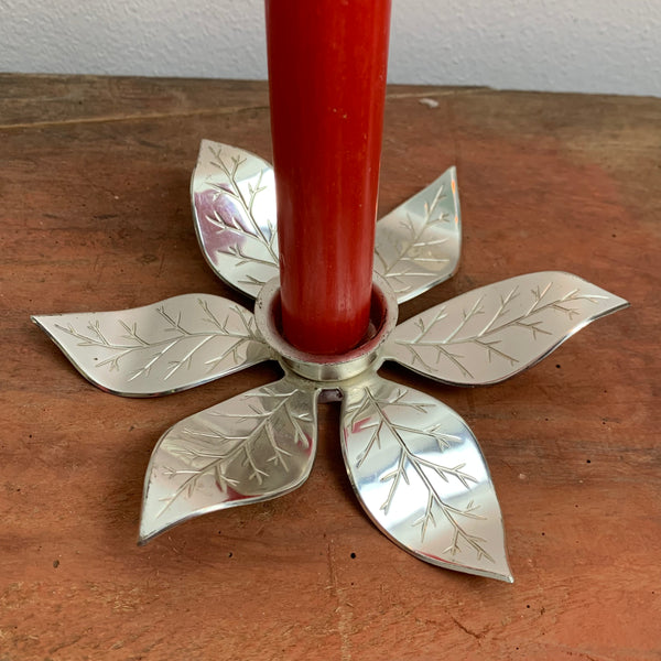 Versilberter Kerzenständer in Blatt Blütenform