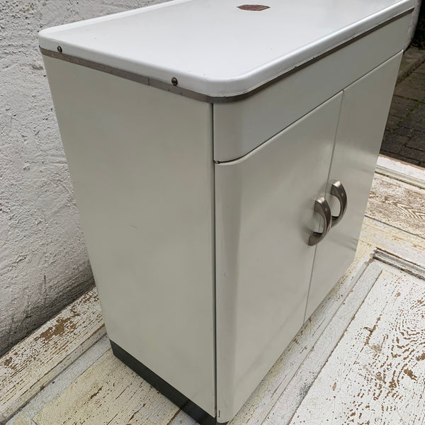 Industrial emaillierter Blechschrank