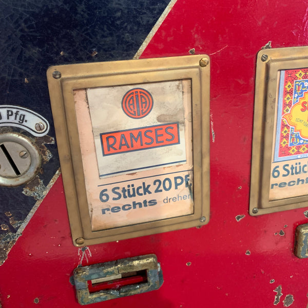 Zigarettenautomat der Firma ADE Berlin