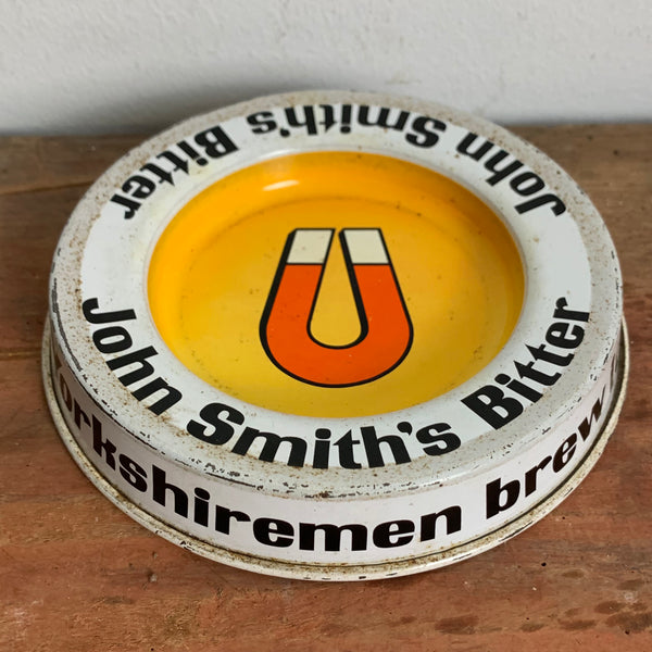 Vintage Aschenbecher John Smith‘s Bitter