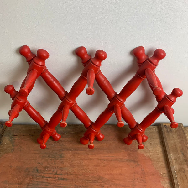 Vintage Scheren Garderobe in rot