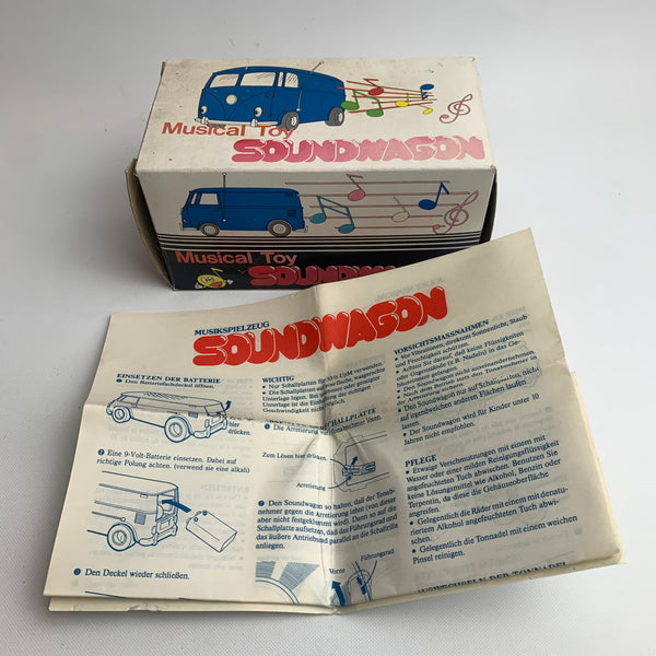 VW Bus Soundwagon von Tamco mit Varta Werbung
