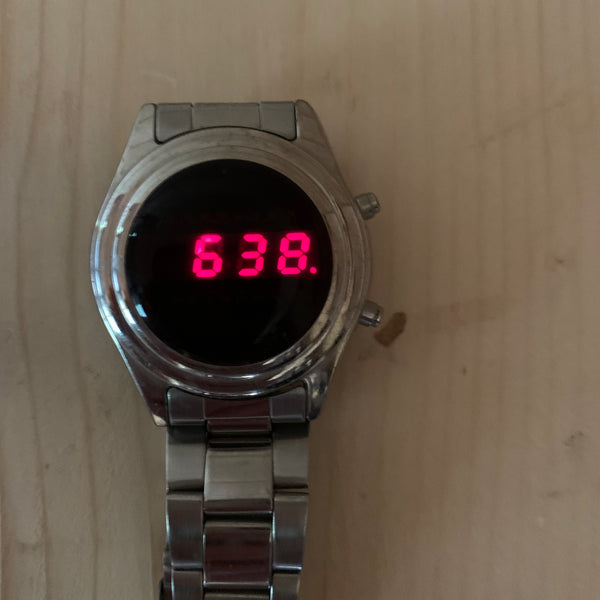 Madison LED Quarz Uhr rote Zahlen