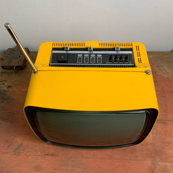 Vintage Fernseher Grundig  in gelborange