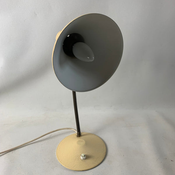 Hexenhutlampe mit Schwanenhals