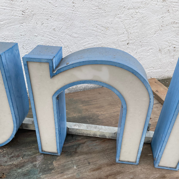 Vintage Leuchtbuchstaben uni