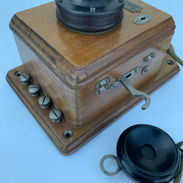 Antikes Wandtelefon