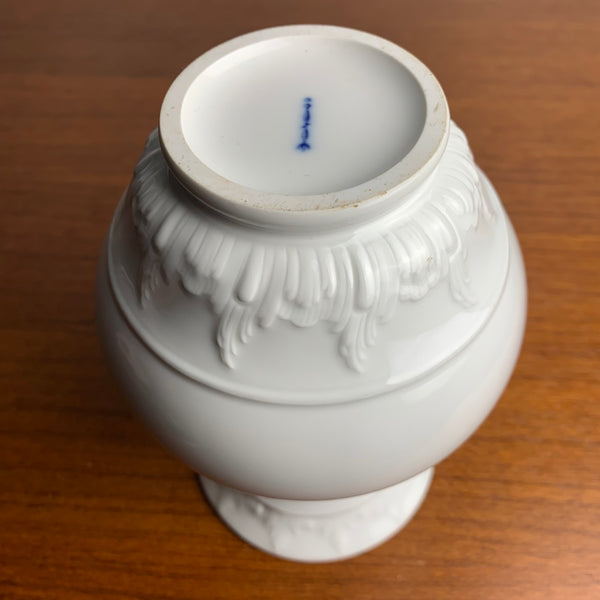 Weiße Porzellan Vase KPM Zeptermarke