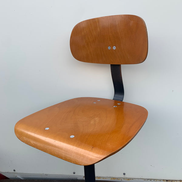 Alter Drehstuhl Werkstattstuhl
