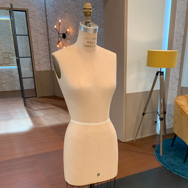 Schneiderpuppe aus New York. Die Schneiderpuppe der Firma Superior Model Form Co